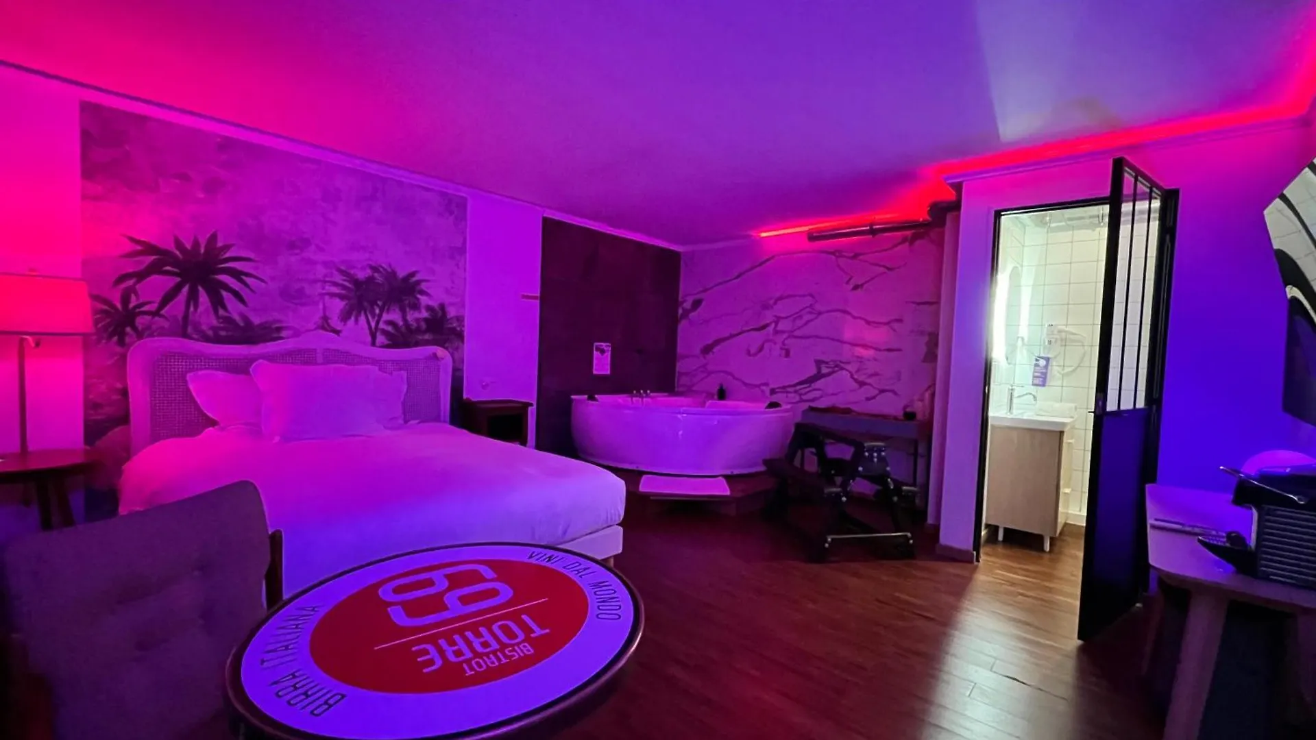 Jacuzzi Love Suite パリ フランス